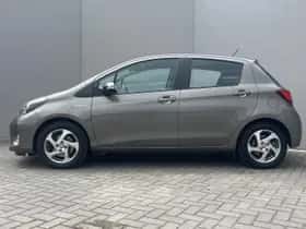 Toyota Yaris (2016) thumbnail 9