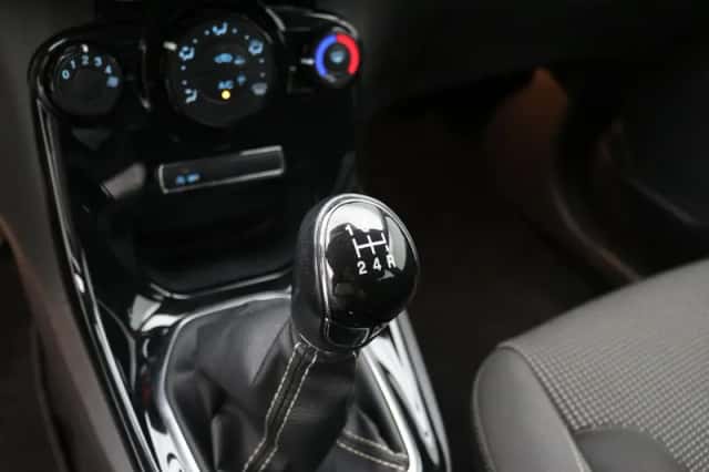 Ford Fiesta (2015) thumbnail 14