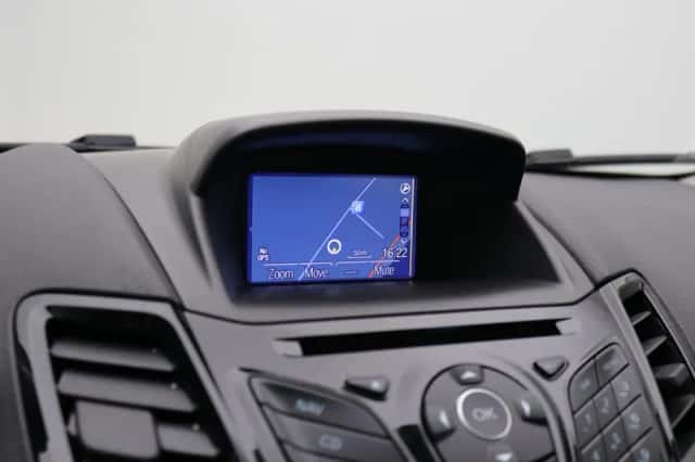 Ford Fiesta (2015) thumbnail 29