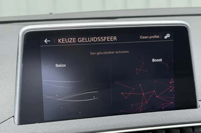 Peugeot 3008 (2018) thumbnail 17