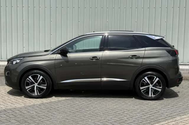 Peugeot 3008 (2018) thumbnail 22