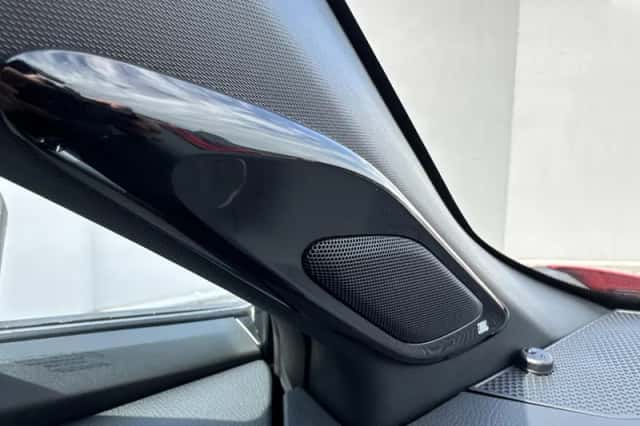 Toyota C-HR (2021) thumbnail 32