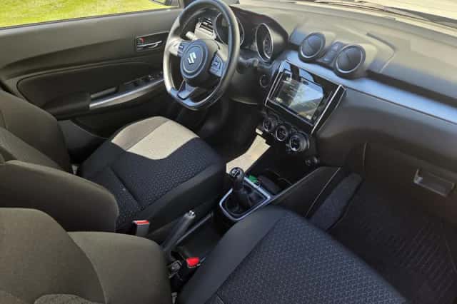 Suzuki Swift (2022) thumbnail 21