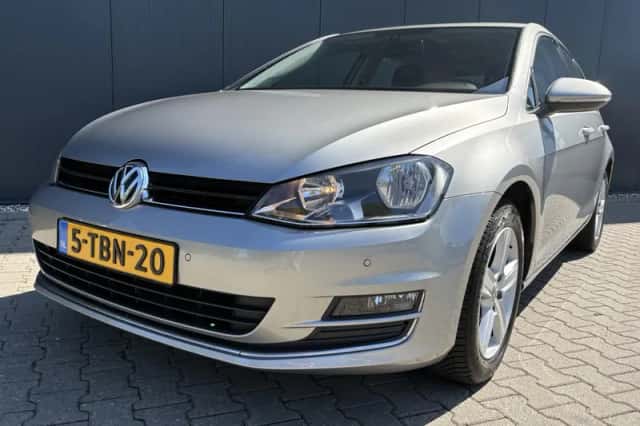 Volkswagen Golf (2014) thumbnail 36