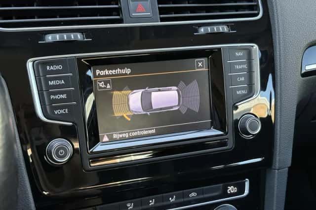 Volkswagen Golf (2014) thumbnail 49