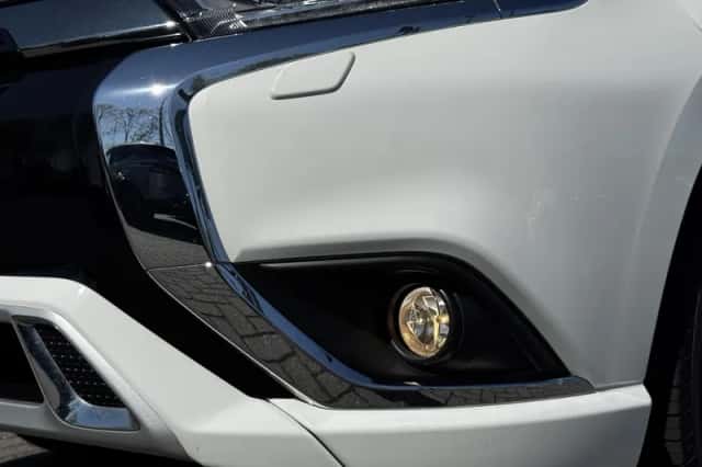 Mitsubishi Outlander (2021) thumbnail 16