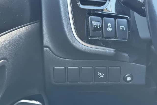 Mitsubishi Outlander (2021) thumbnail 19