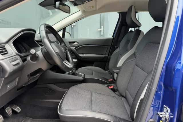 Renault Captur (2021) thumbnail 6