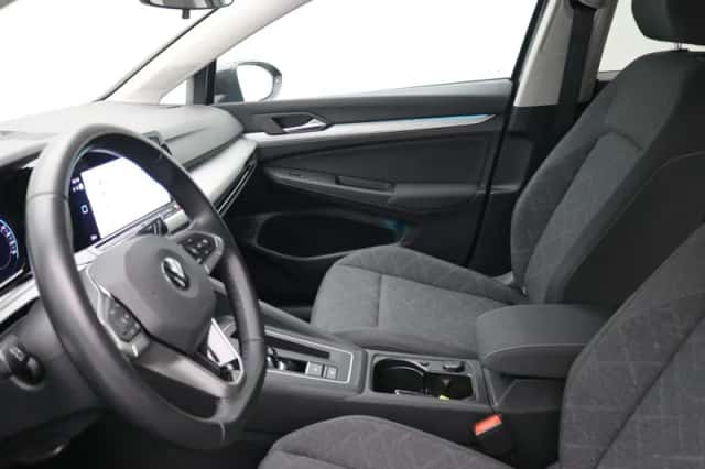 Volkswagen Golf (2021) thumbnail 4