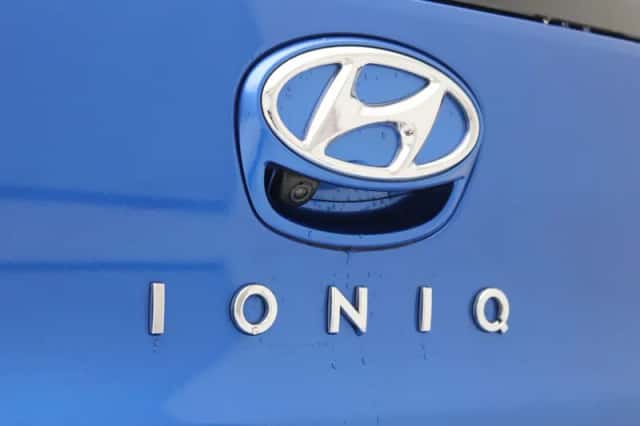 Hyundai Ioniq (2018) thumbnail 23