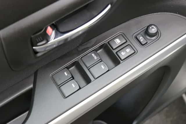 Suzuki SX4 S-Cross (2013) thumbnail 7