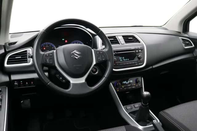 Suzuki SX4 S-Cross (2013) thumbnail 9