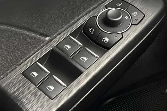 Ford Kuga (2023) thumbnail 30