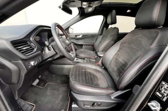 Ford Kuga (2023) thumbnail 9