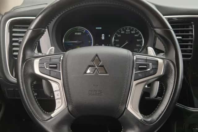 Mitsubishi Outlander (2021) thumbnail 12