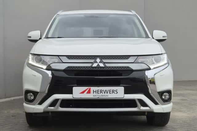 Mitsubishi Outlander (2021) thumbnail 23