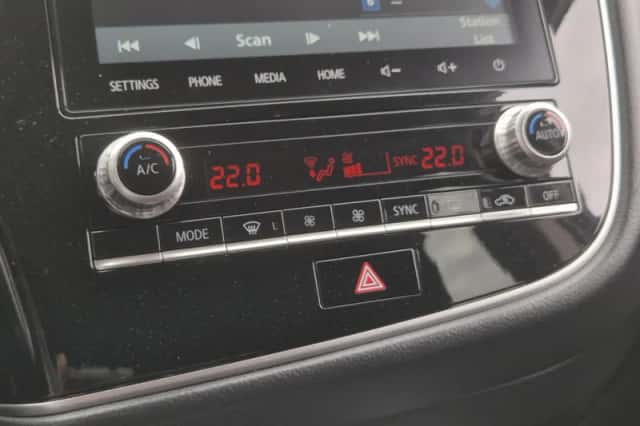 Mitsubishi Outlander (2021) thumbnail 25