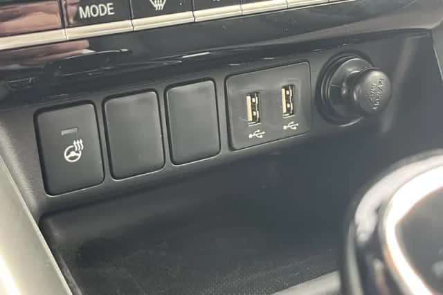 Mitsubishi Eclipse Cross (2025) thumbnail 35