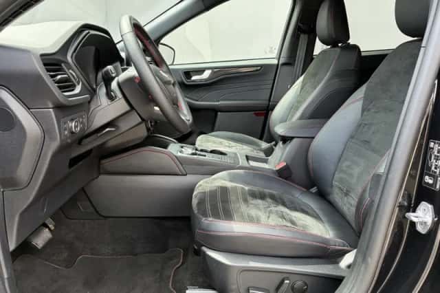 Ford Kuga (2023) thumbnail 7