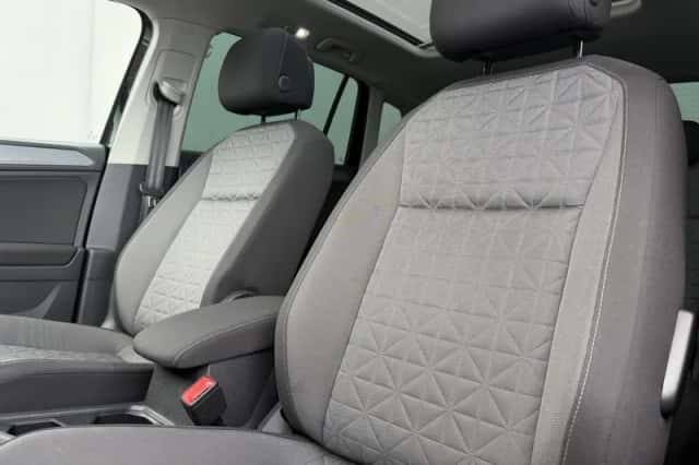 Volkswagen Tiguan (2022) thumbnail 16