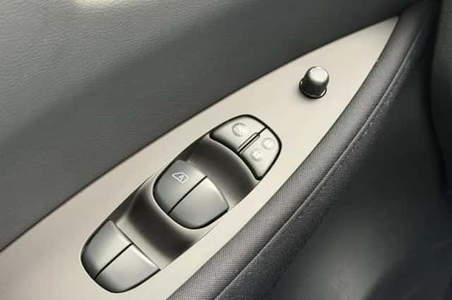 Nissan Leaf (2021) thumbnail 16