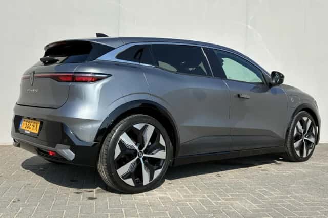 Renault Mégane E-Tech (2023) thumbnail 3