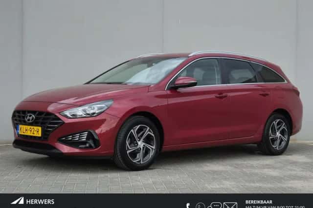 Hyundai i30 (2021) thumbnail 1