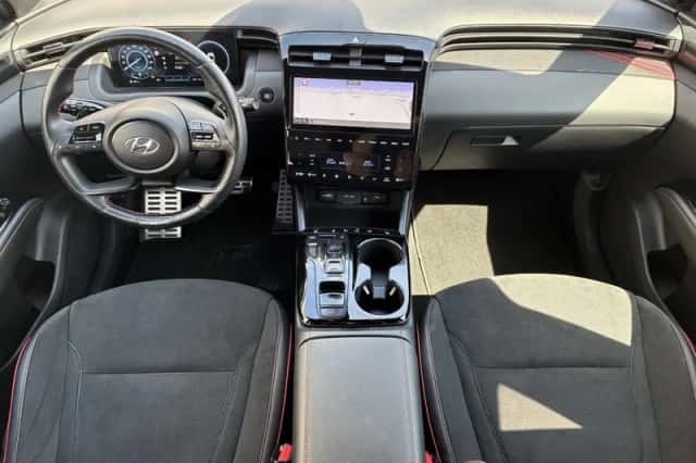 Hyundai Tucson (2022) thumbnail 2