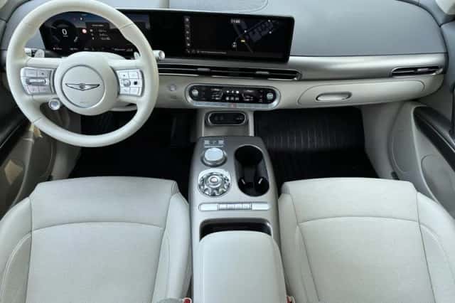 Genesis GV60 (2022) thumbnail 2