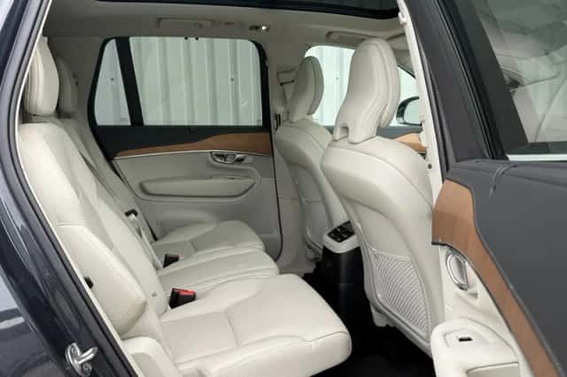 Volvo XC90 (2022) thumbnail 6