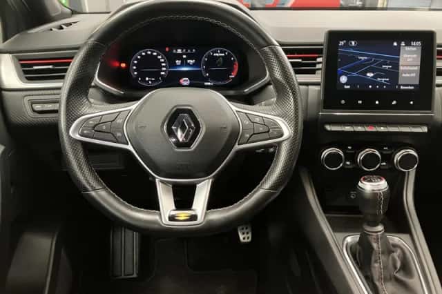 Renault Captur (2022) thumbnail 2