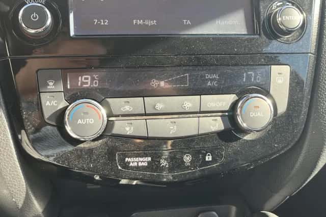 Nissan Qashqai (2018) thumbnail 4