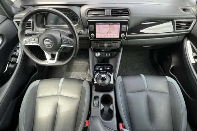 Nissan Leaf (2023) thumbnail 2