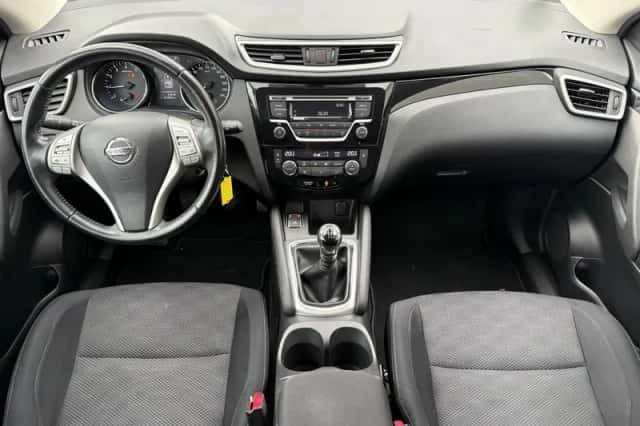 Nissan Qashqai (2017) thumbnail 2