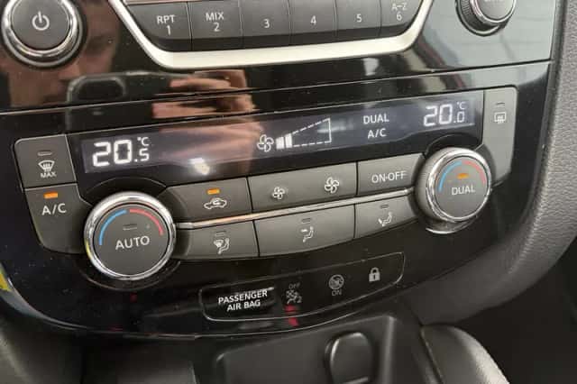 Nissan Qashqai (2017) thumbnail 4