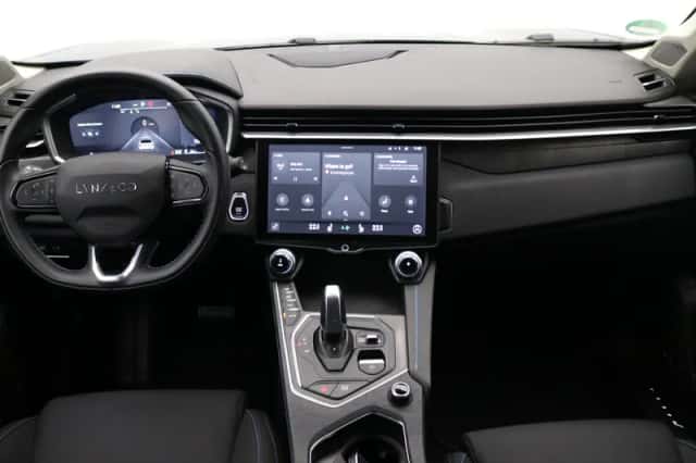 Lynk & Co 01 (2022) thumbnail 2