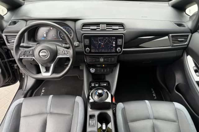 Nissan Leaf (2023) thumbnail 2