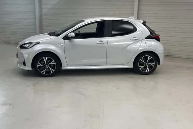 Toyota Yaris (2024) thumbnail 4