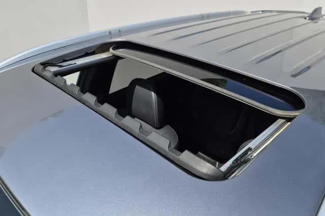 Mitsubishi Outlander (2019) thumbnail 5