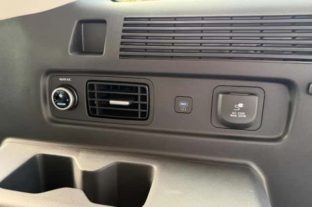 Hyundai Santa Fe (2025) thumbnail 32