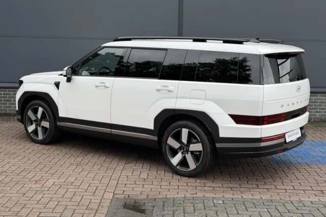 Hyundai Santa Fe (2025) thumbnail 16
