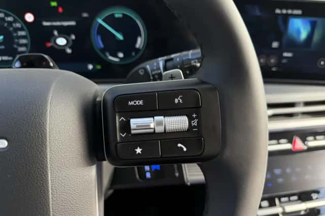 Hyundai Santa Fe (2025) thumbnail 9