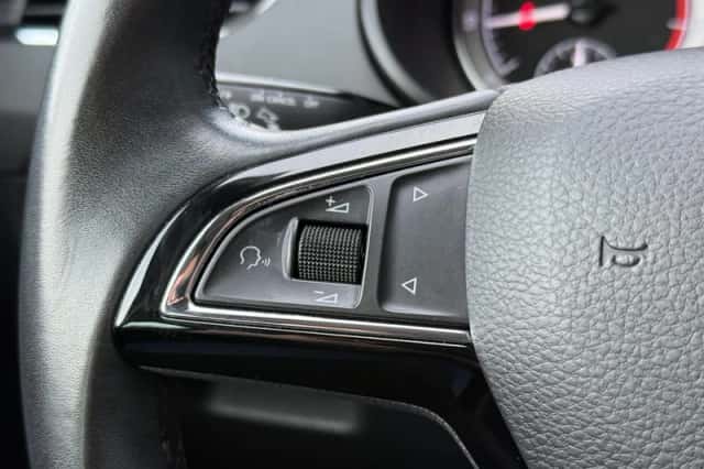 Škoda Octavia (2019) thumbnail 7