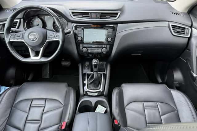 Nissan Qashqai (2021) thumbnail 2