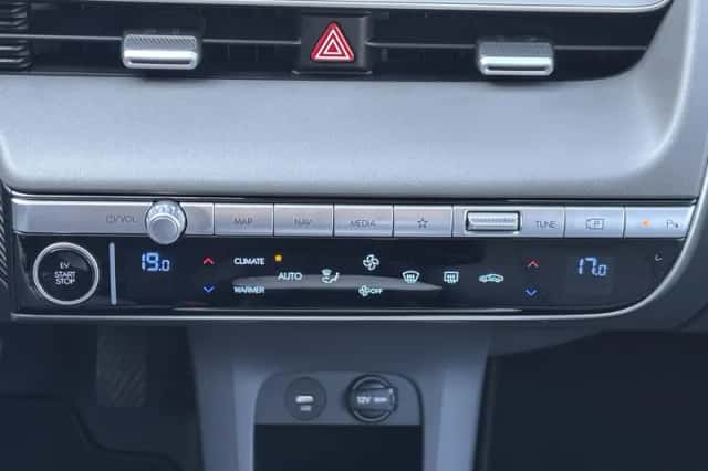 Hyundai Ioniq 5 (2023) thumbnail 11