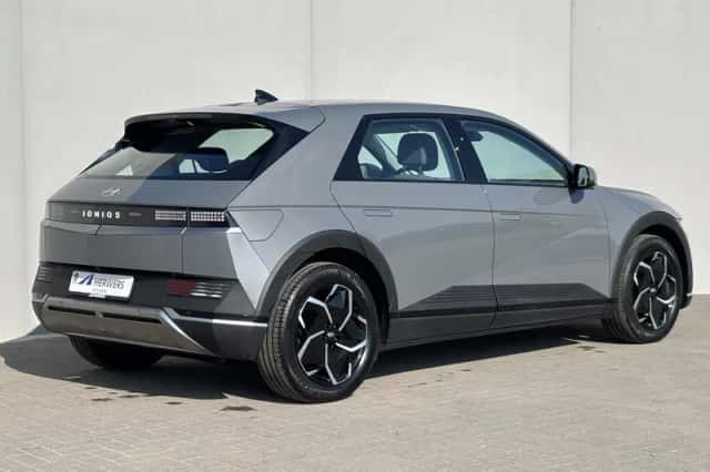 Hyundai Ioniq 5 (2023) thumbnail 3