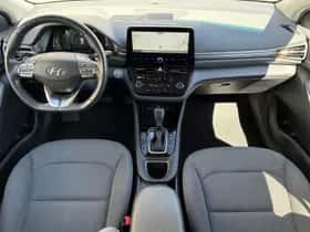 Hyundai Ioniq (2022) thumbnail 2