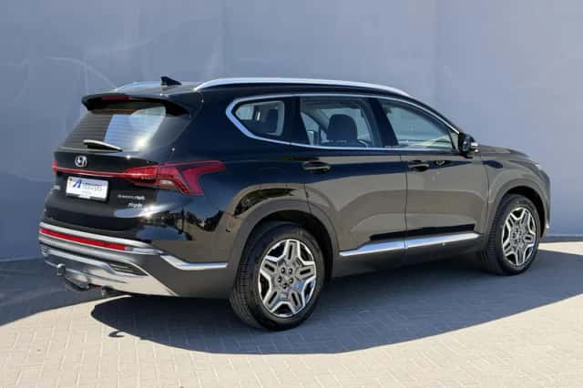 Hyundai Santa Fe (2023) thumbnail 3