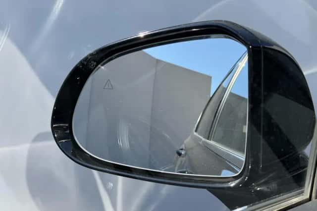 Hyundai Santa Fe (2023) thumbnail 30