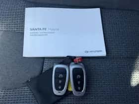 Hyundai Santa Fe (2023) thumbnail 8